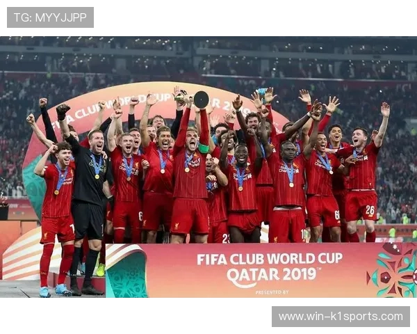 足球巨星同框盛大合影定格经典瞬间展现绿茵豪情 足球巨星同框盛大合影定格经典瞬间展现绿茵豪情